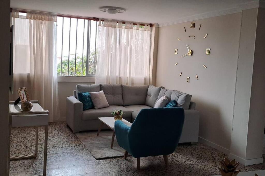 Lovely 3 bedroom rental unit. 4th floor. photo 1