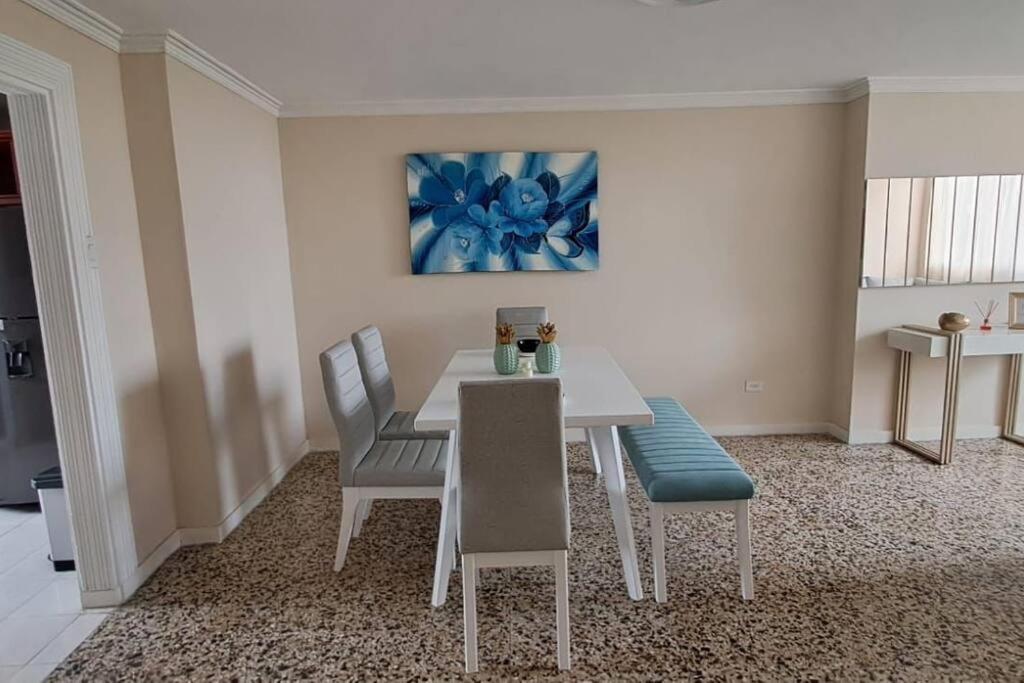 Lovely 3 bedroom rental unit. 4th floor. photo 2