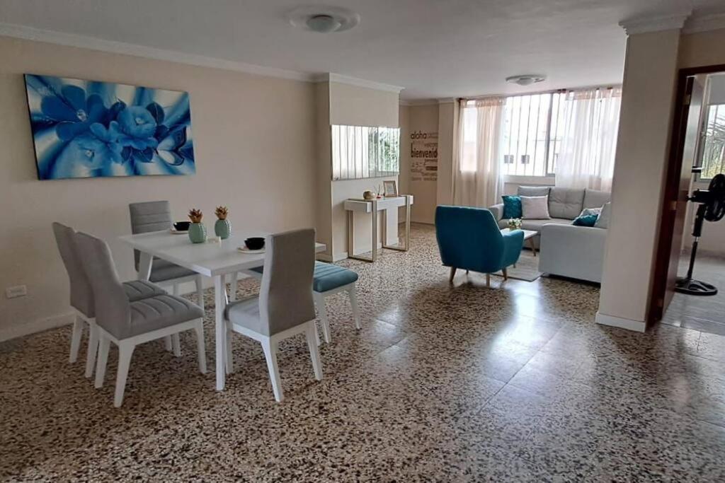 Lovely 3 bedroom rental unit. 4th floor. photo 3