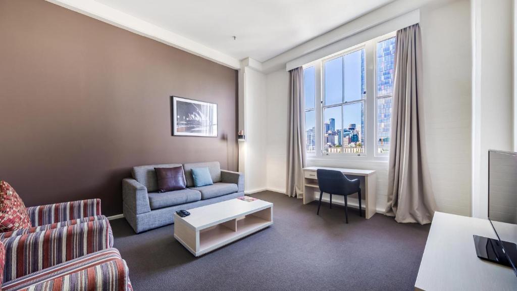Oaks Sydney Goldsbrough Suites photo 4