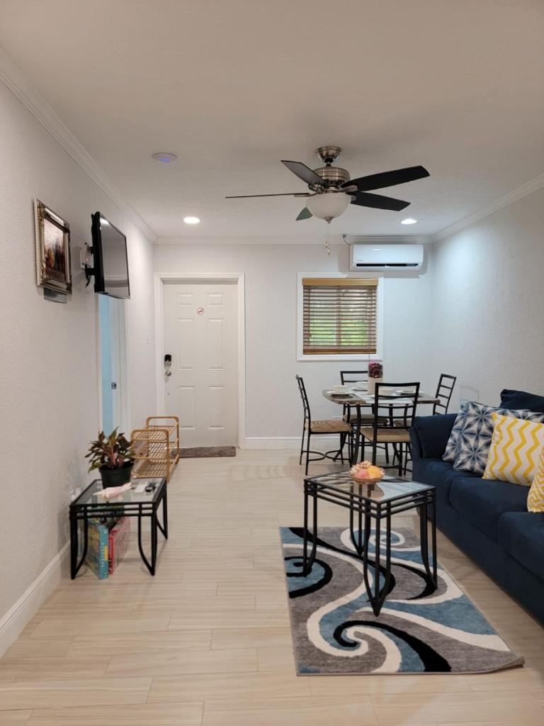 Sheer Bliss BeachView Apt #3 photo 3
