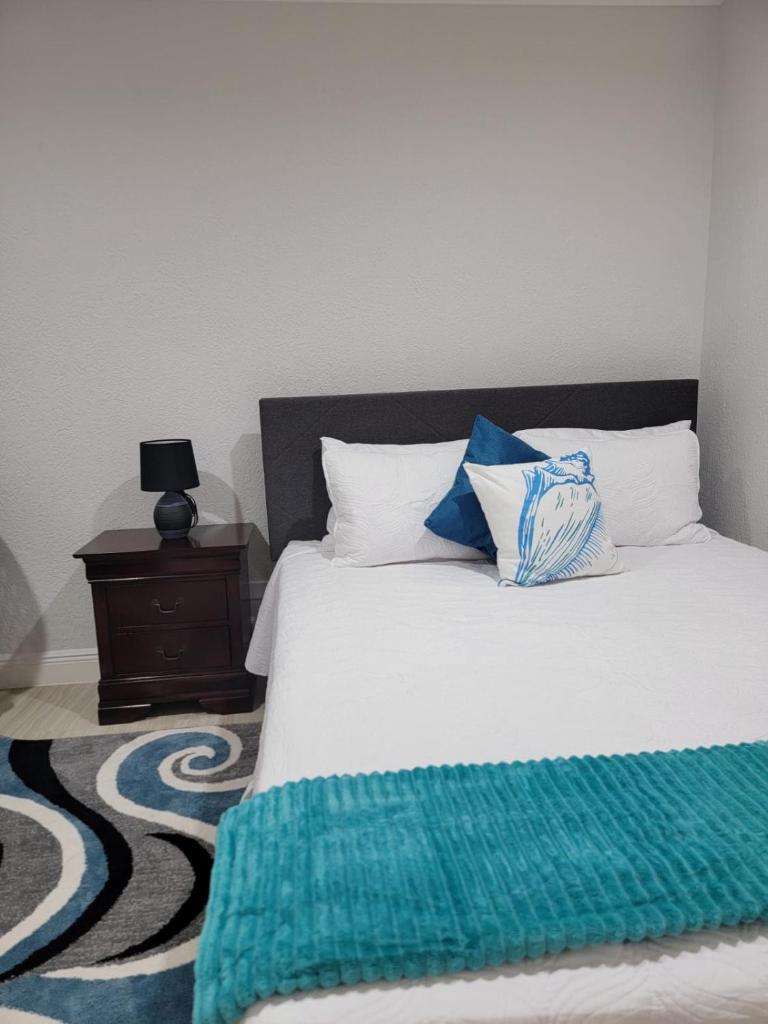 Sheer Bliss BeachView Apt #3 photo 4