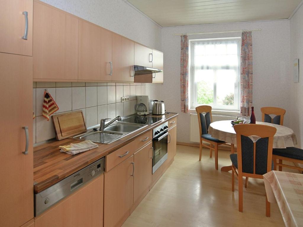 Two separate farmhouse apartments under one roof photo 3