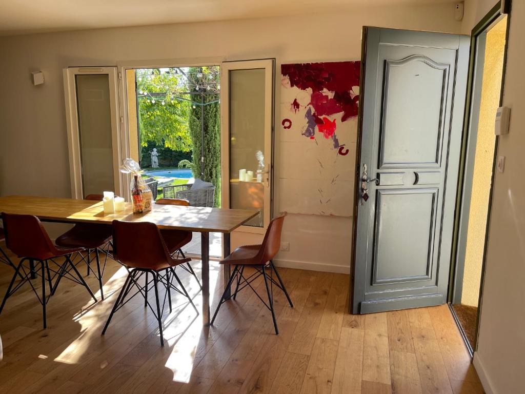 Villa proche d'Avignon. photo 1
