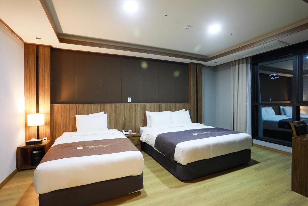 Benikea Hotel Seosan - Tap to explore photos