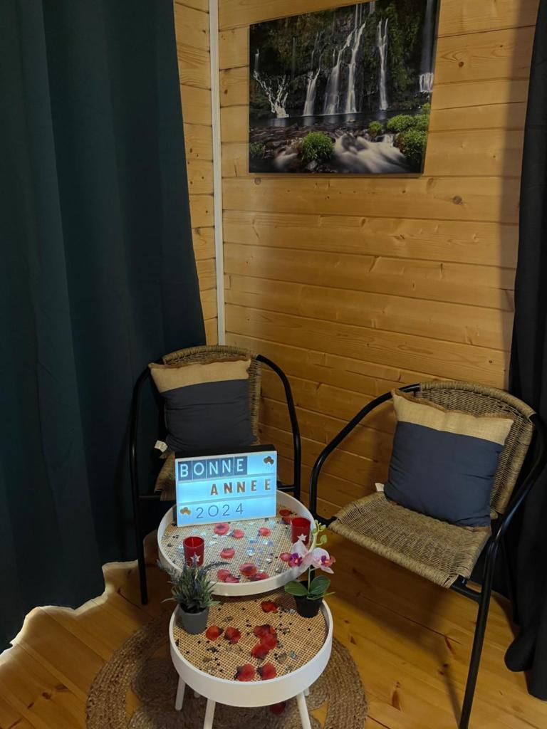 Les Chalets de Marie & Stéph - Jacuzzi SPA privatif sans vis à vis , vue mer photo 3