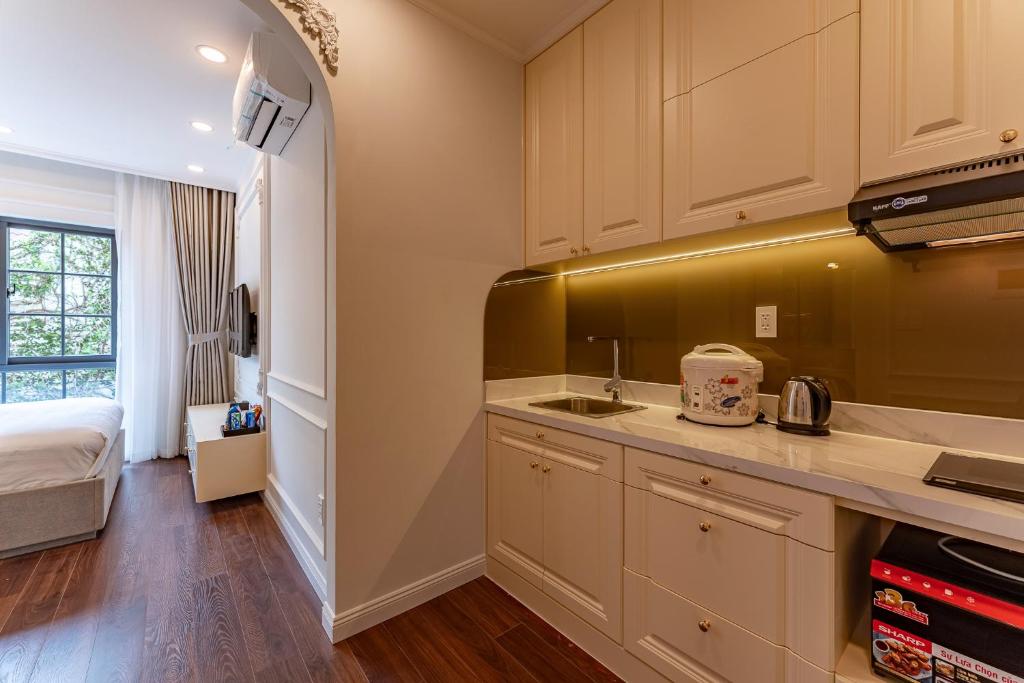 Golden Sun Apartment