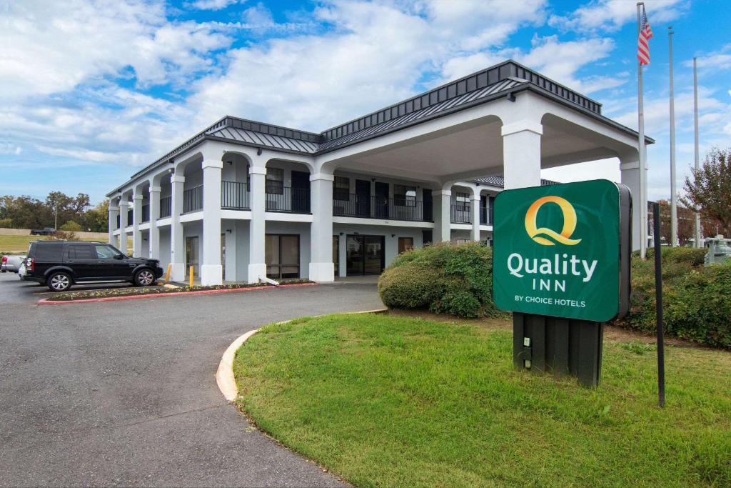 Quality Inn near Casinos and Convention Center photo 1