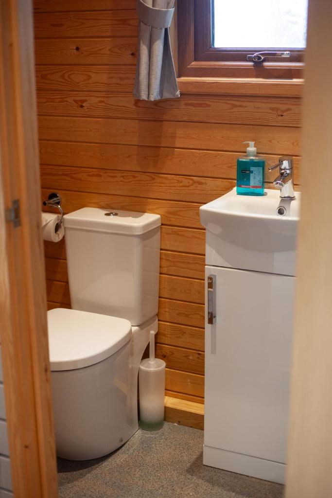 Wildflower Meadow Cabins Room Type - Double Room with Lake View