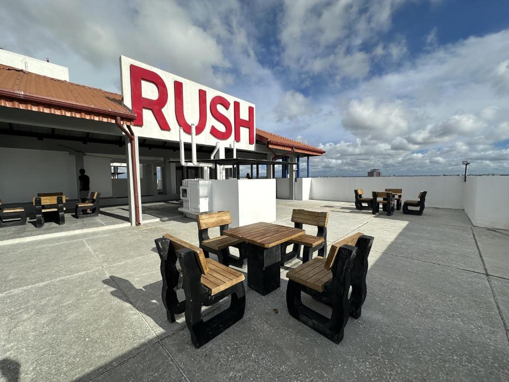 Rush Resident Mount Lavinia photo 2