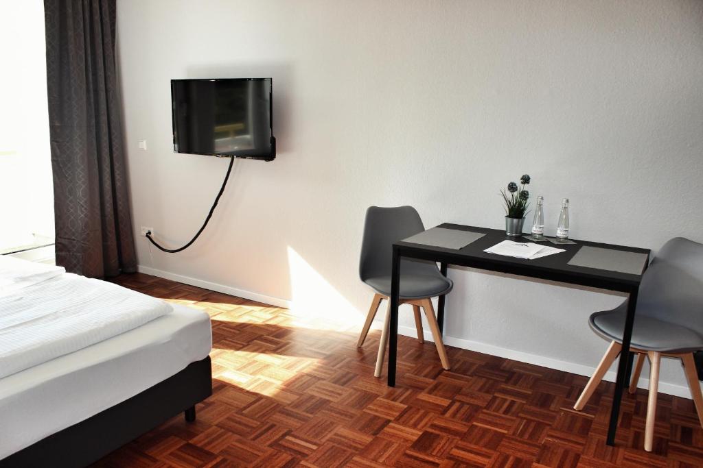 Hometown-Apartments photo 2