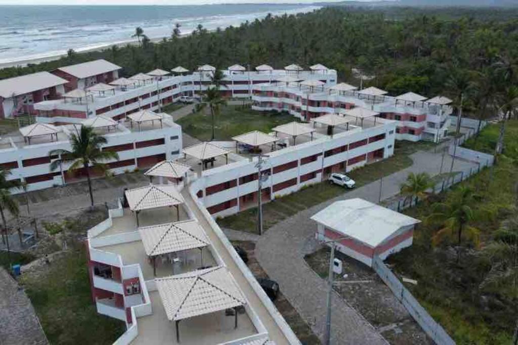 Condomí. Praia da Pérola -Beira Mar-Ilhéus/Itacaré