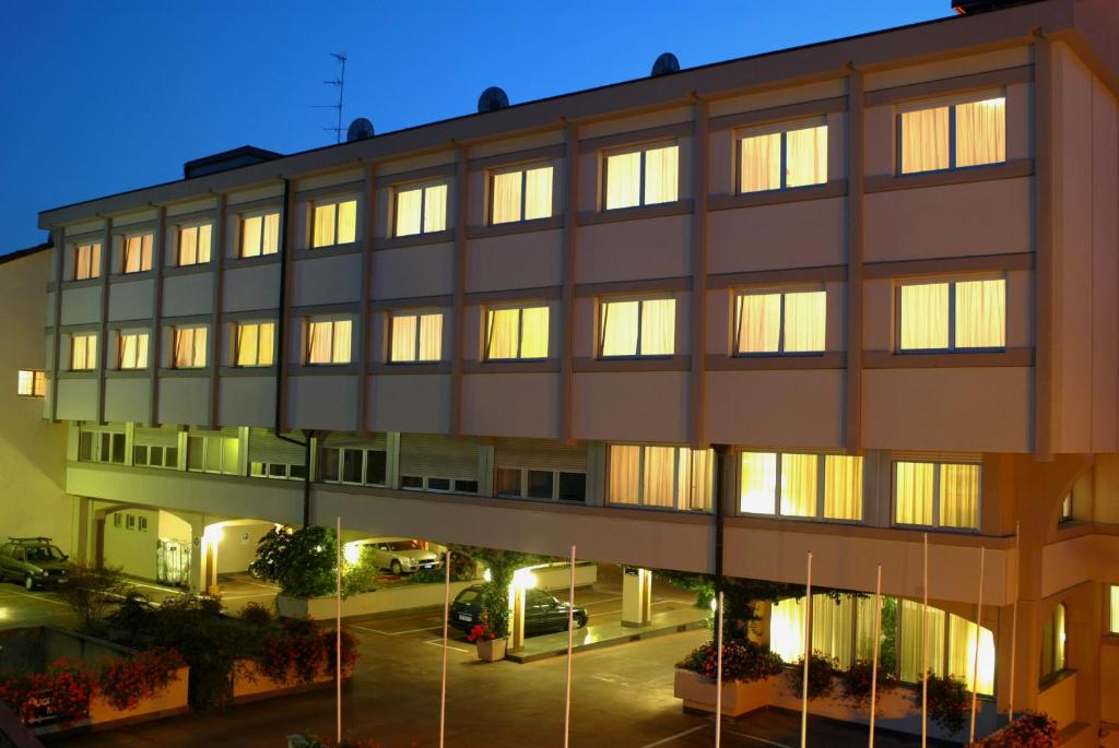Augustus Hotel photo 2
