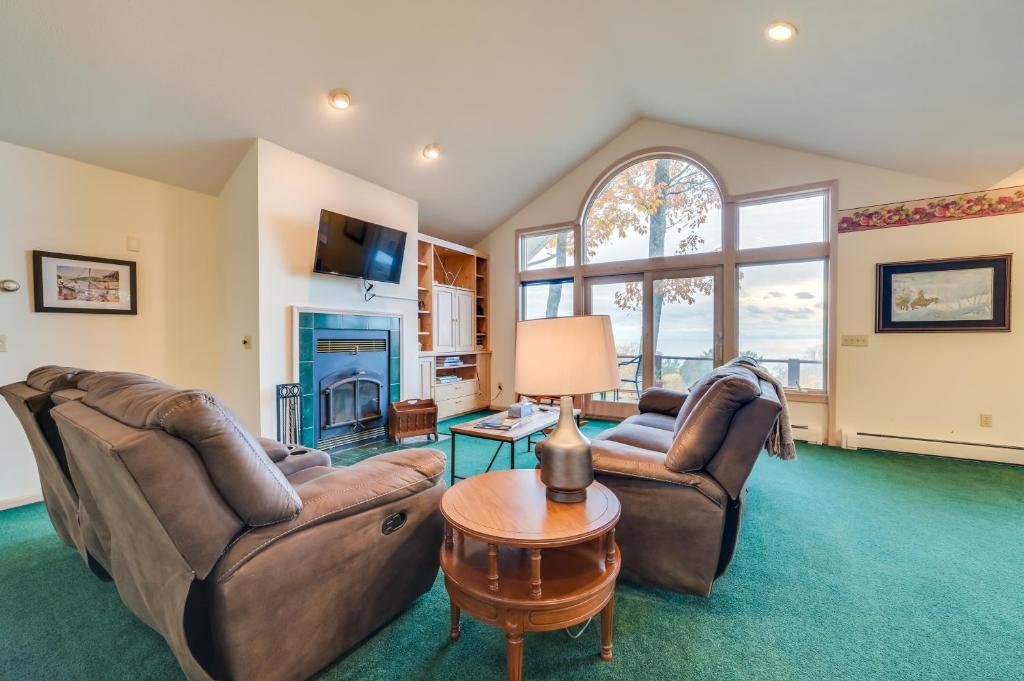 Pet-Friendly Michigan Home with Deck and Views! photo 3