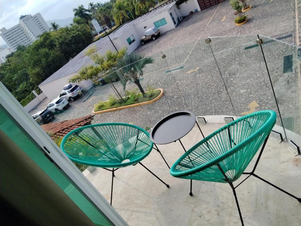 Perfectly located spacious apartment with 2 balconies photo 3