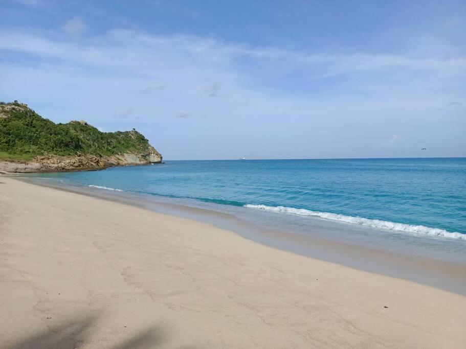 Comfy house on a hidden beach photo 2