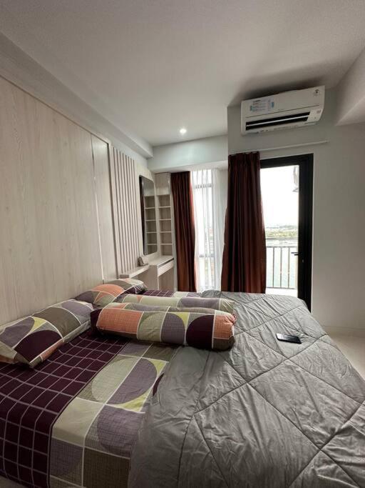 Sea View Studio Flat at Losari Beach, Makassar City photo 3