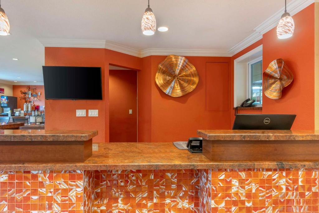 Best Western Plus Airport Plaza photo 3