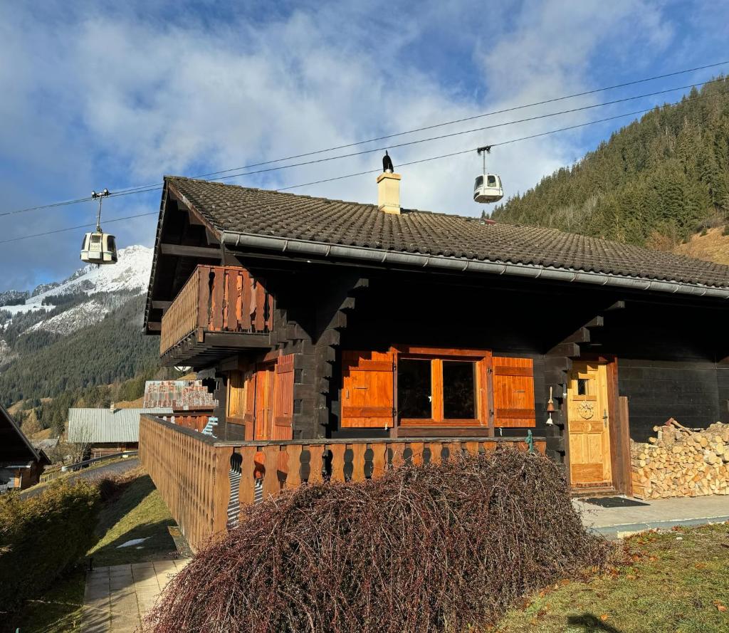 Charming, cosy chalet nestled in a breathtaking surrounding with spectacular, stunning mountain views photo 4
