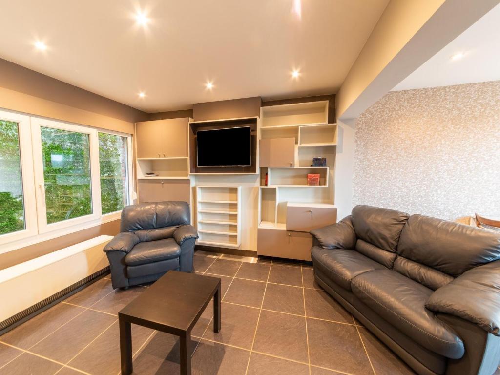 Magnificent holiday home with hot tubs