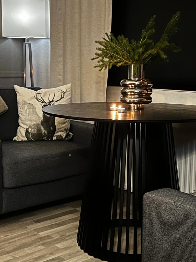 Ellivuori Rooms suurempi hotellihuone 24m2 järvinäköalalla Hyvä varustelu photo 3