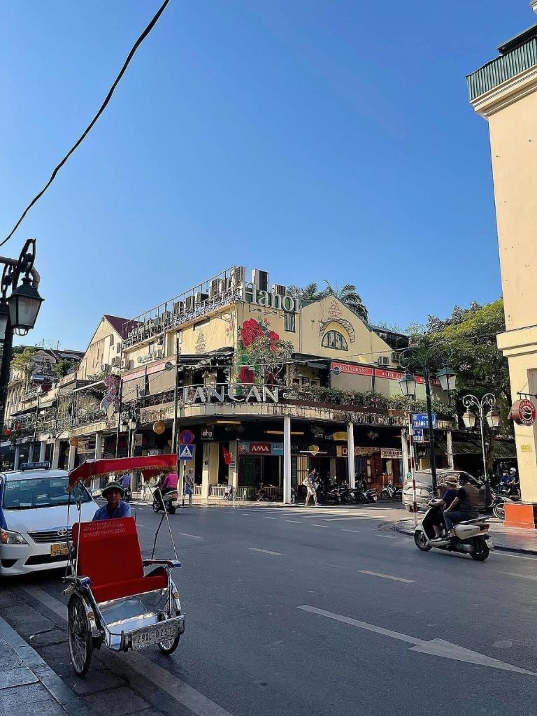 Old Quarter Autumn To Tich Ha Noi