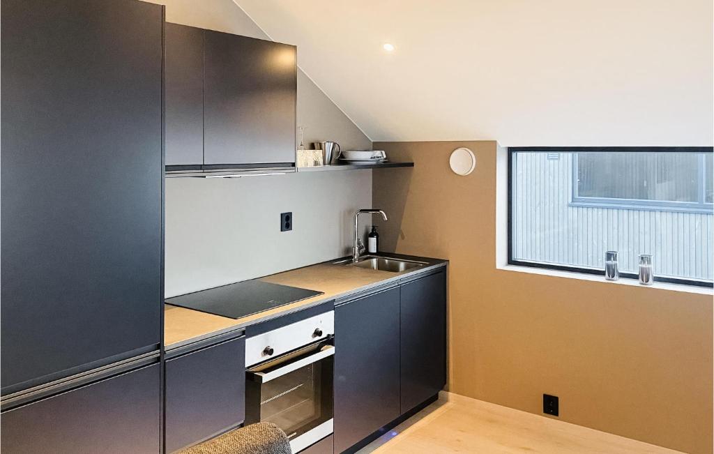 Stunning Apartment In Ulsteinvik With Wifi And 2 Bedrooms photo 2