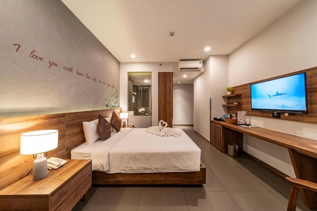 Khách sạn gần sân bay Thành Long Hotel
