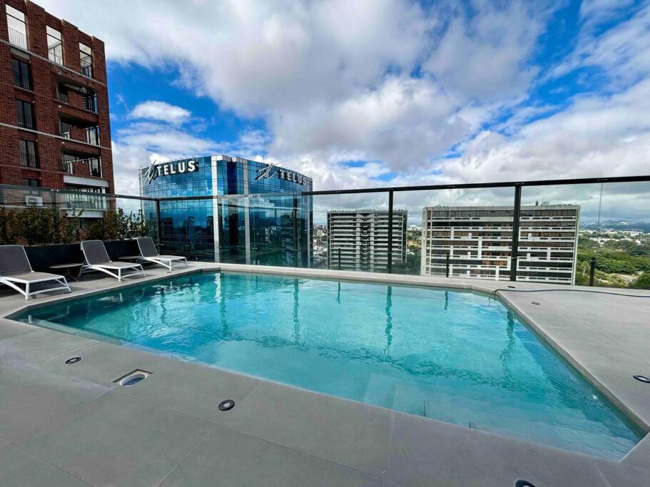 New Modern Apartment near Mall photo 1