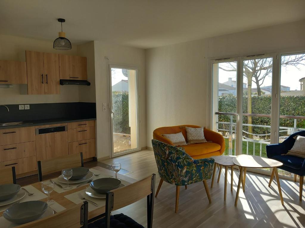 Appartement 2 chambres proche Grande Plage photo 1