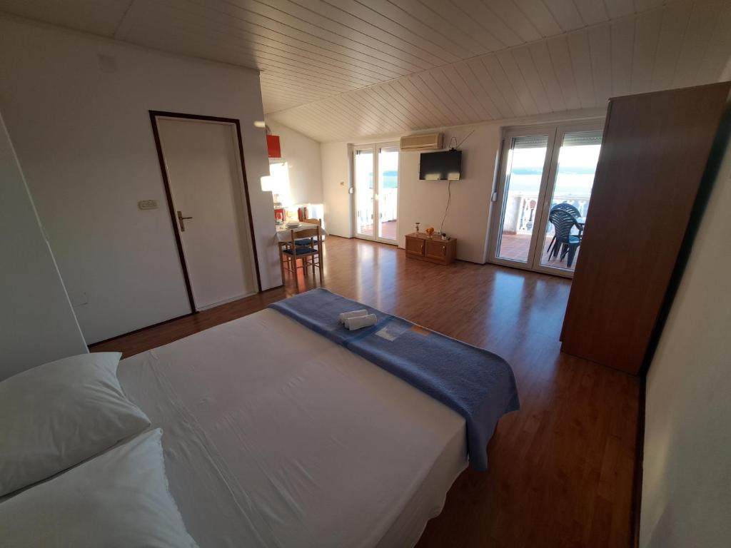 Apartments Maruna photo 3