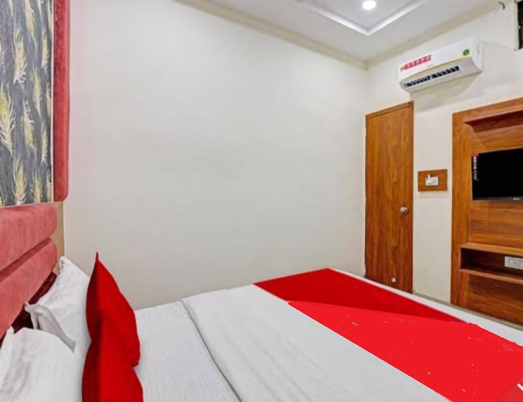 Hotel Rudrax - Anand photo 1