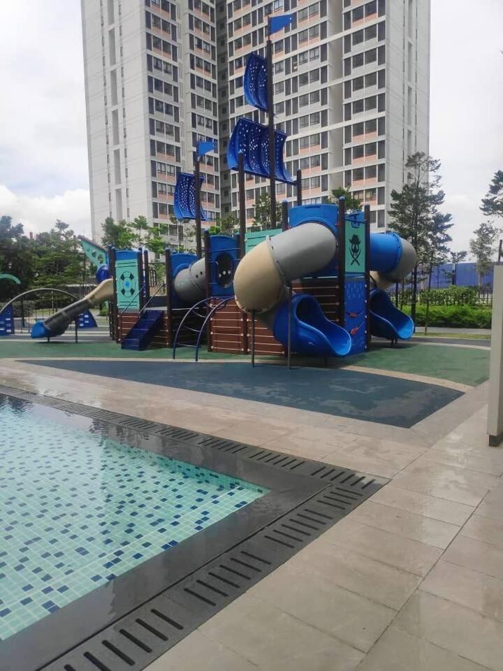 Happy Family Horizon Suite - near Xiamen-KLIA Netflix photo 1