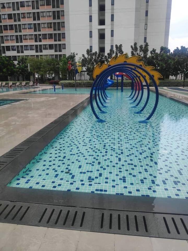 Happy Family Horizon Suite - near Xiamen-KLIA Netflix photo 3