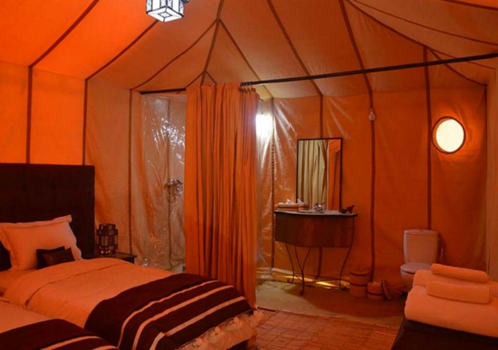 Luxury Desert night photo 3