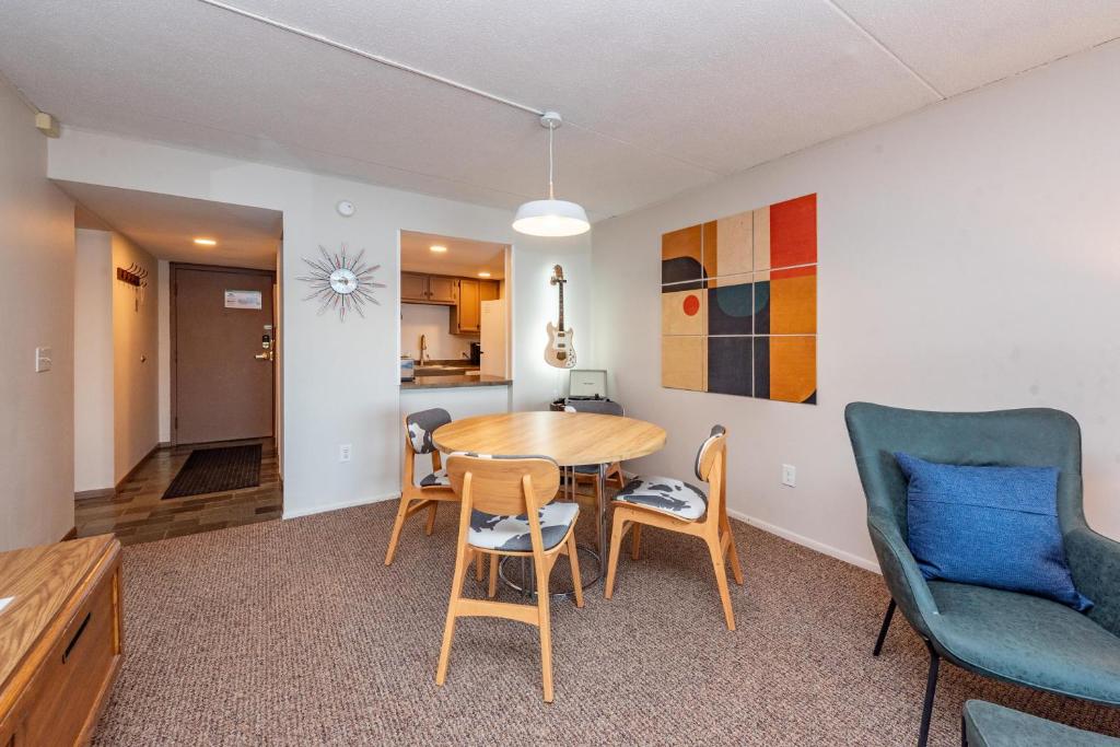 208B One Bedroom One Bath photo 3