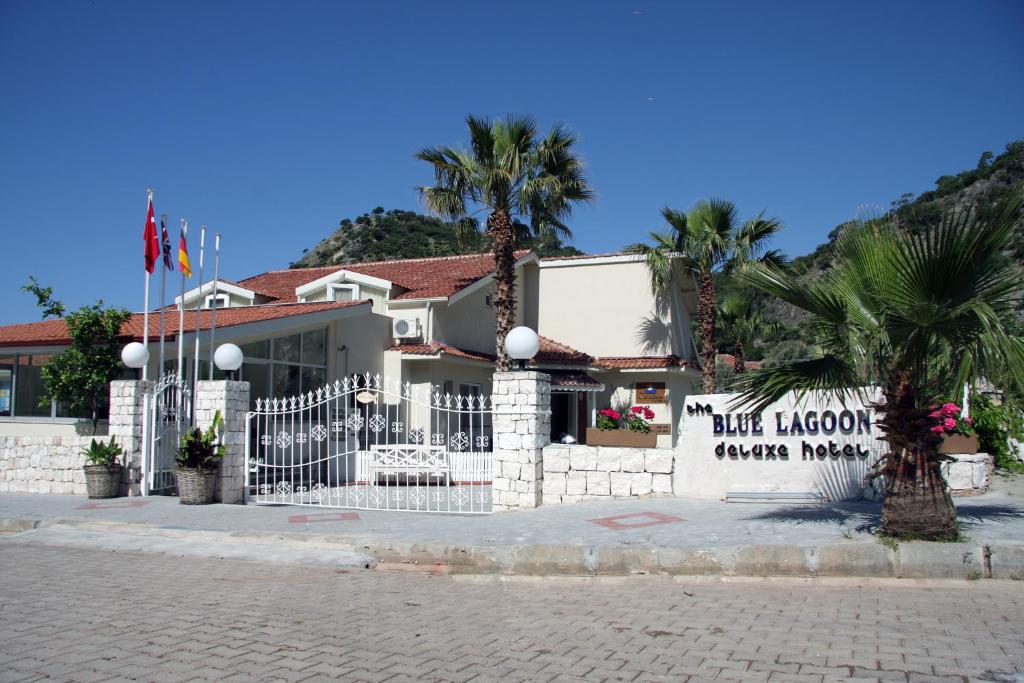 The Blue Lagoon Deluxe Hotel photo 4