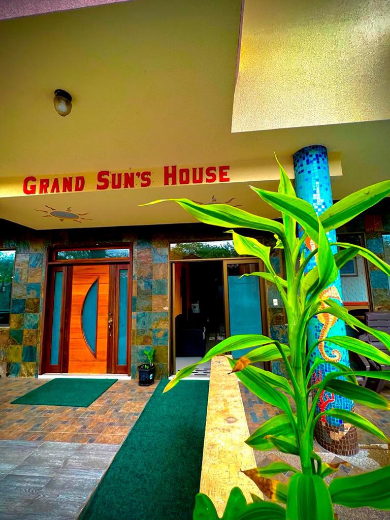 GRAND SUN'S HOUSE