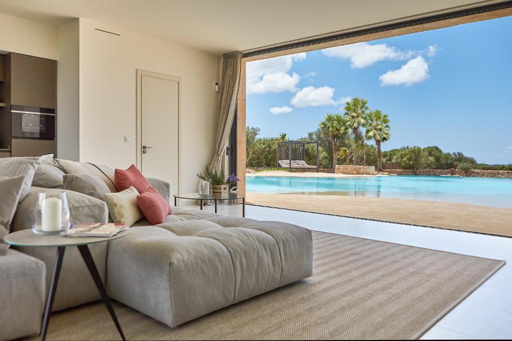 super luxury villa biggest pool Mallorca's photo 3