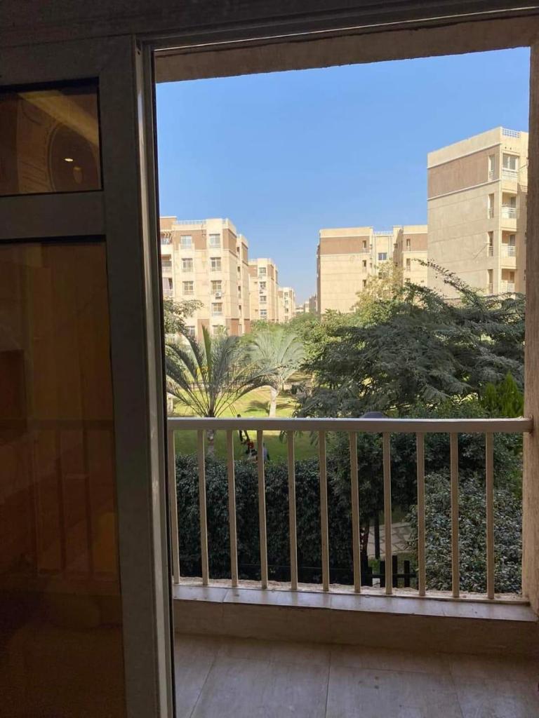 Luxurious, fully furnished and well equipped apartment with modern amenities, stunning views, and convenient location for remote work or studying from home photo 1