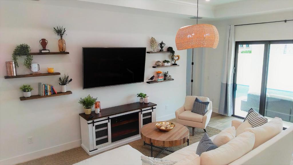 BRAND NEW - 4BD3BTH - Lely Resort - Heated Pool - Players Club Included - Min 2 Week Stay photo 2