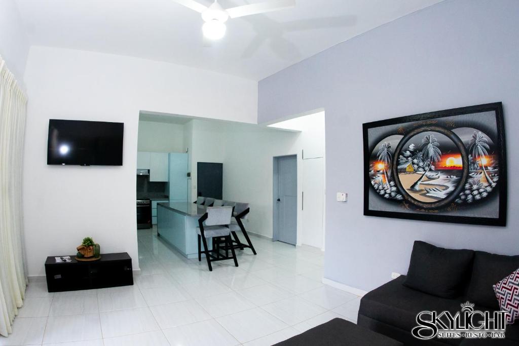 Skylight Suite Hotel photo 2
