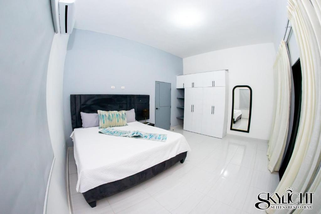 Skylight Suite Hotel photo 4