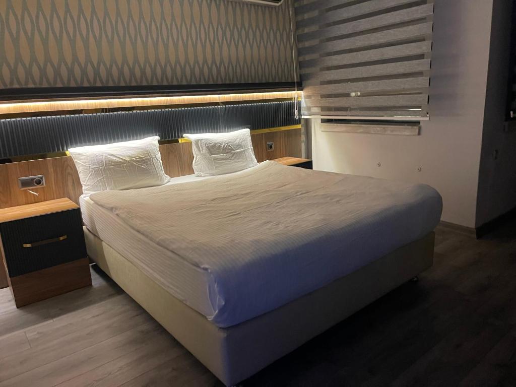Madi Hotel photo 2