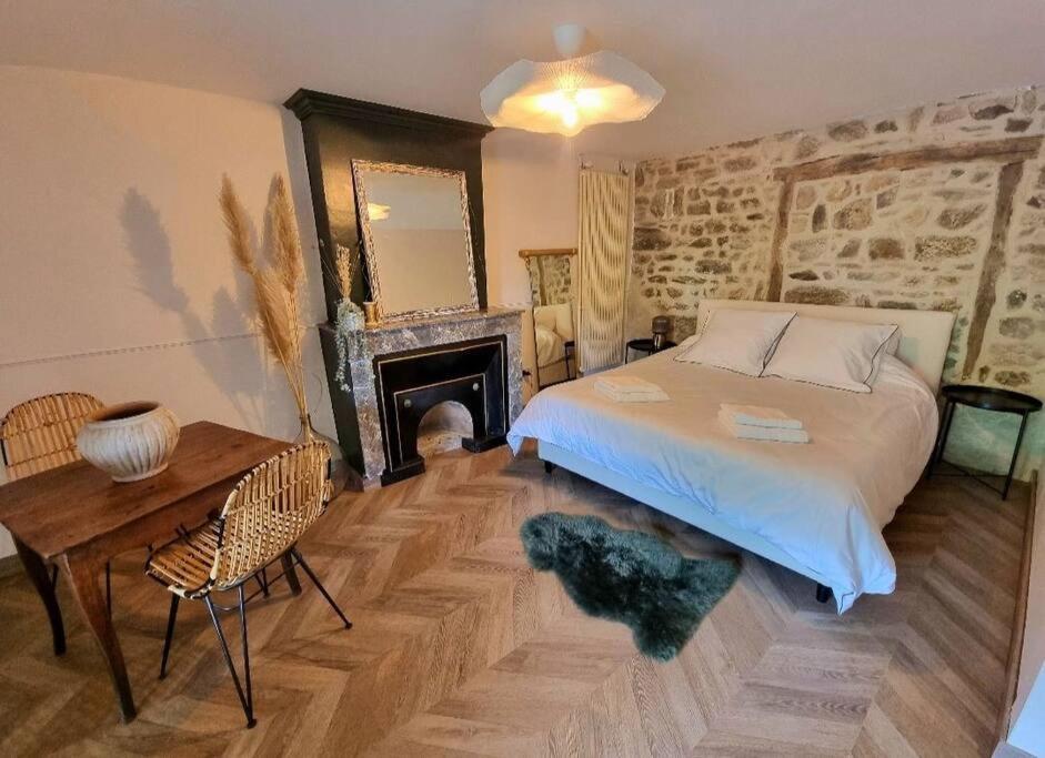 Dépendance du château avec jacuzzi privé photo 2