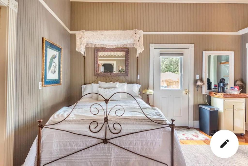 The Guest Room photo 2