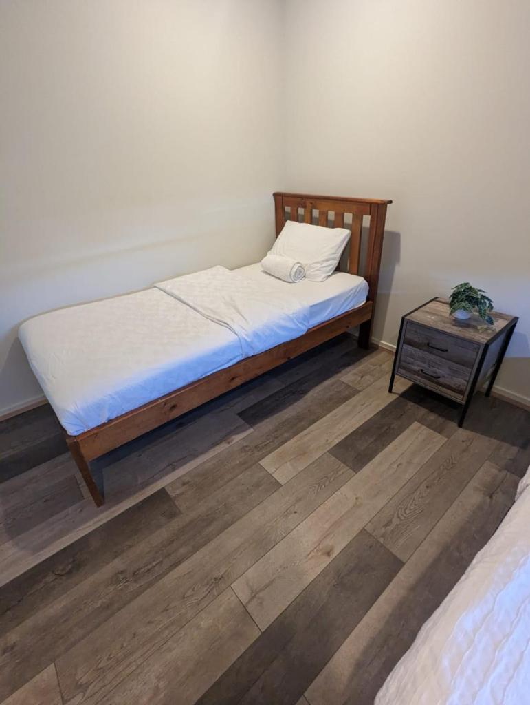 Gladstone Entire House 4 Beds 2 Baths Air-conditioned in City photo 3