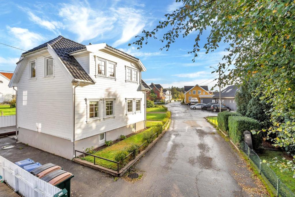 Family-friendly home near canal