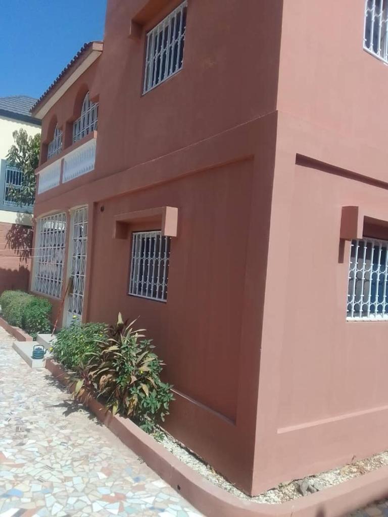 Beautiful 5 Bedroom Senegambia photo 3