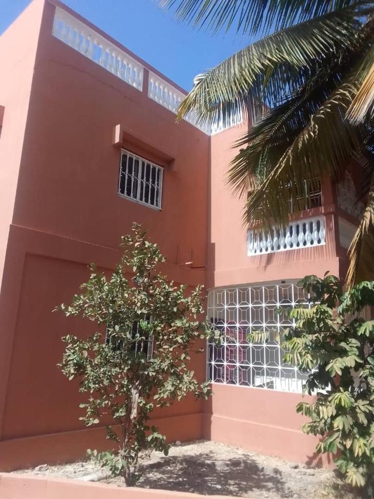 Beautiful 5 Bedroom Senegambia photo 4